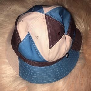 Nike SB Mosaic Dark Wine Bucket Hat l/xl